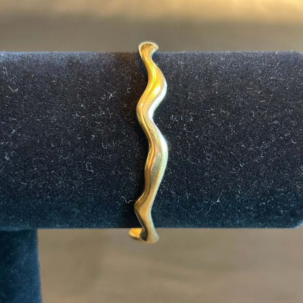 Brand New Gold Adjustable Bangle Bracelet 18k Plated